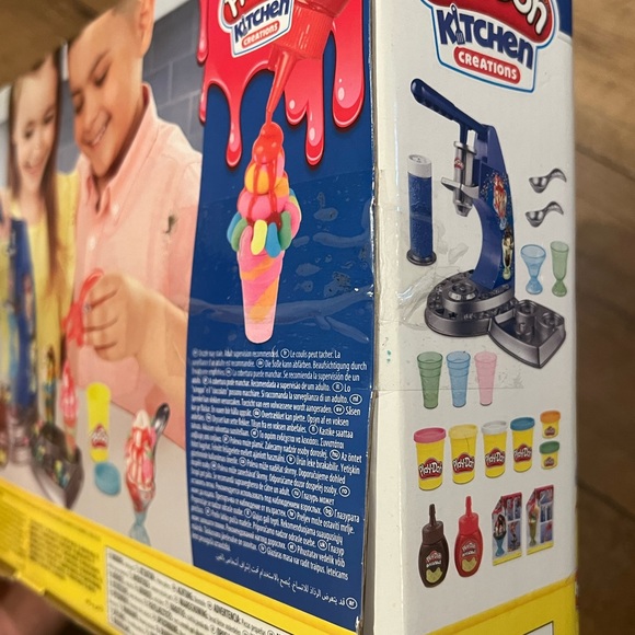 Play Doh Kitchen Creations Drizzy Ice Cream Set - Picture 8 of 10